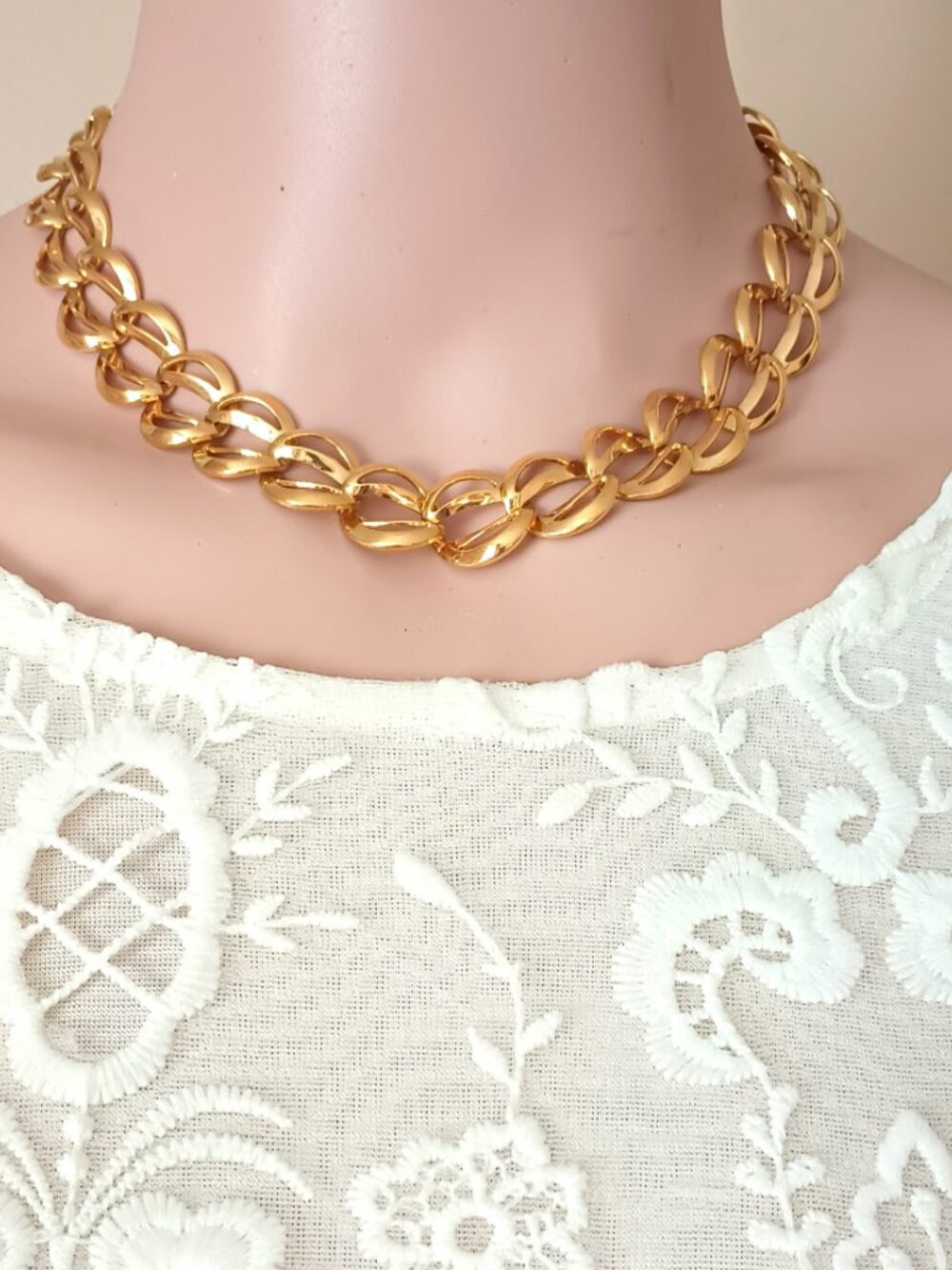 Napier Polished Gold Link Necklace 16" Vintage Twist Link Collar Bib Necklace